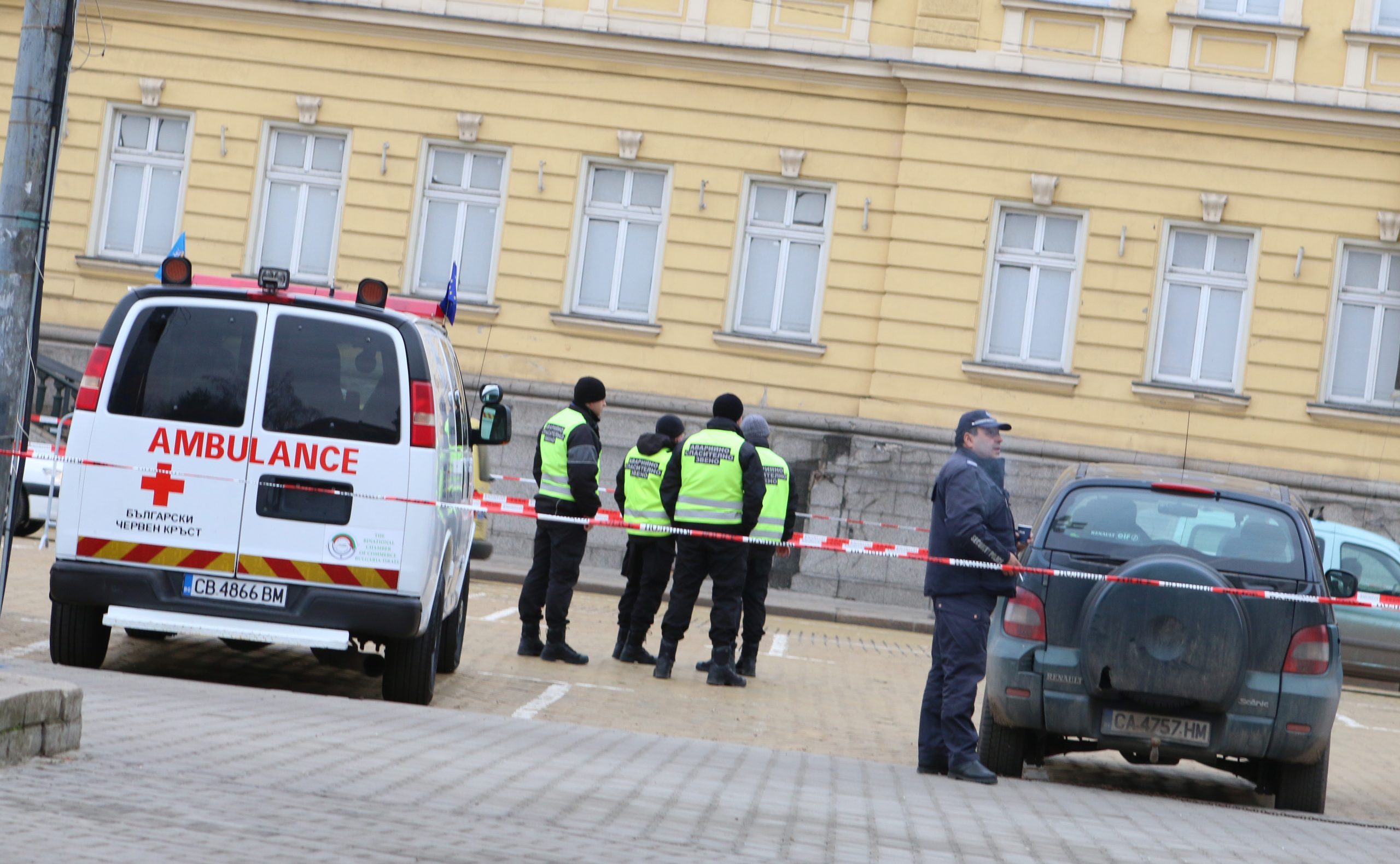 Мерки за сигурност полицаи полиция