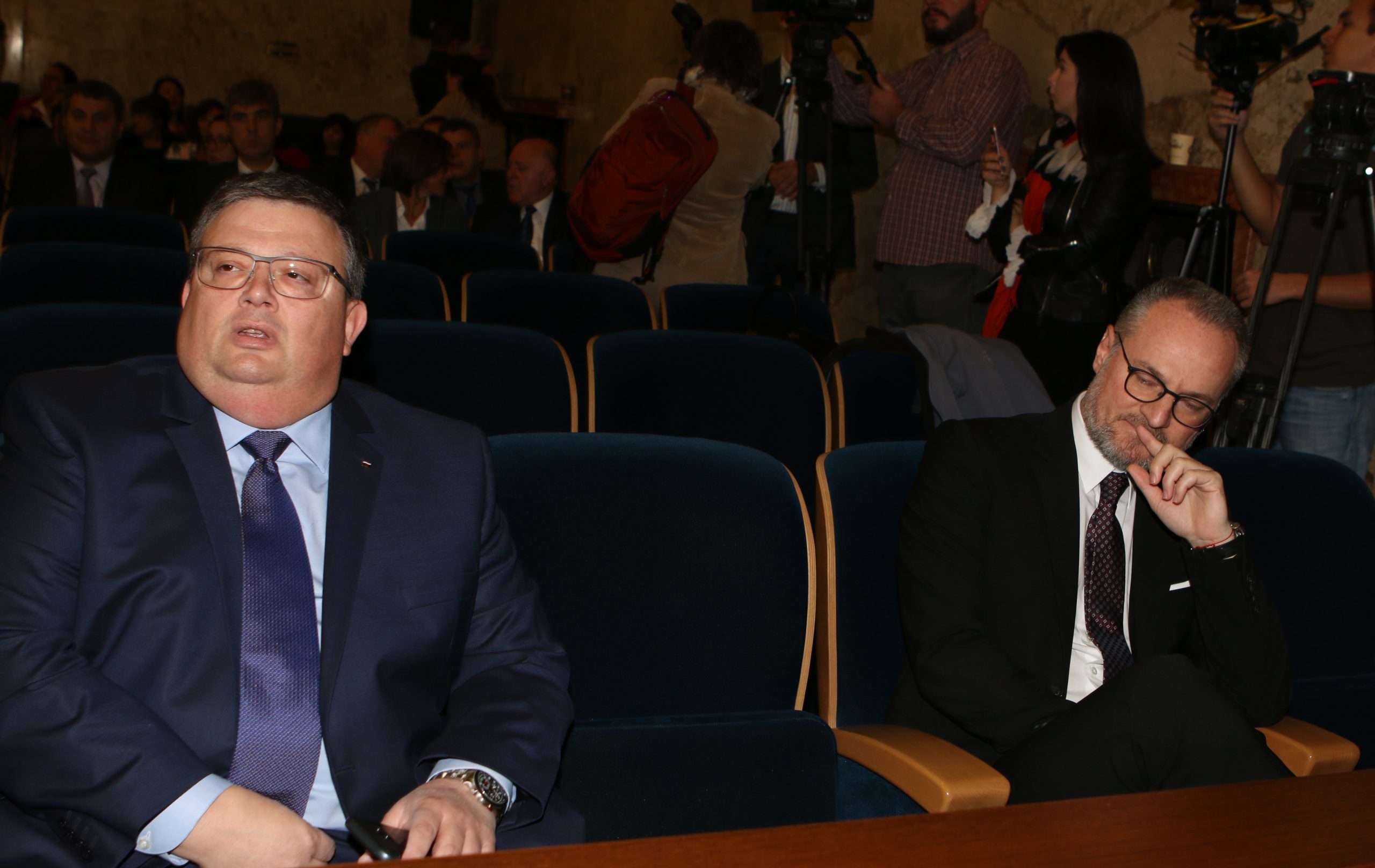Нов ВСС Висш съдебен съвет Сотир Цацаров Лозан Панов