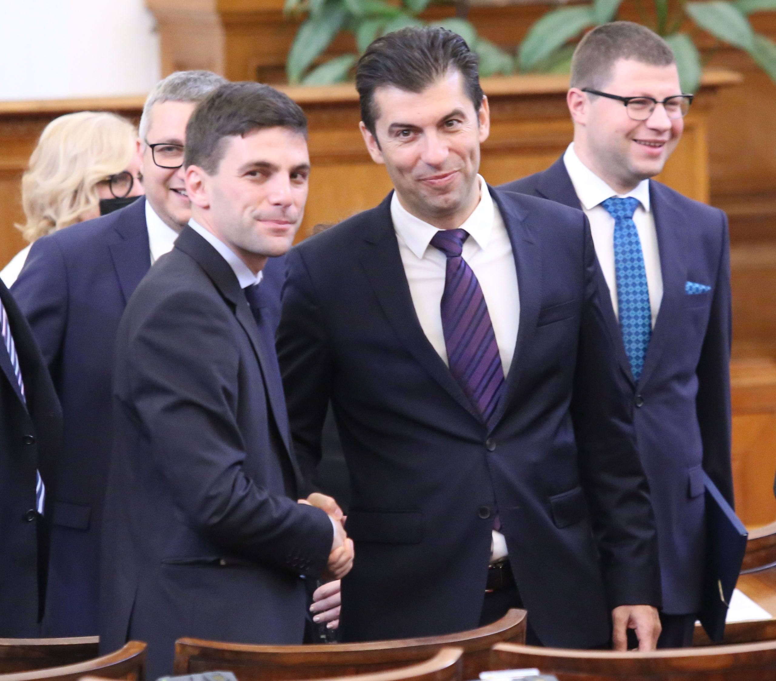Парламент Никола Минчев Кирил Петков