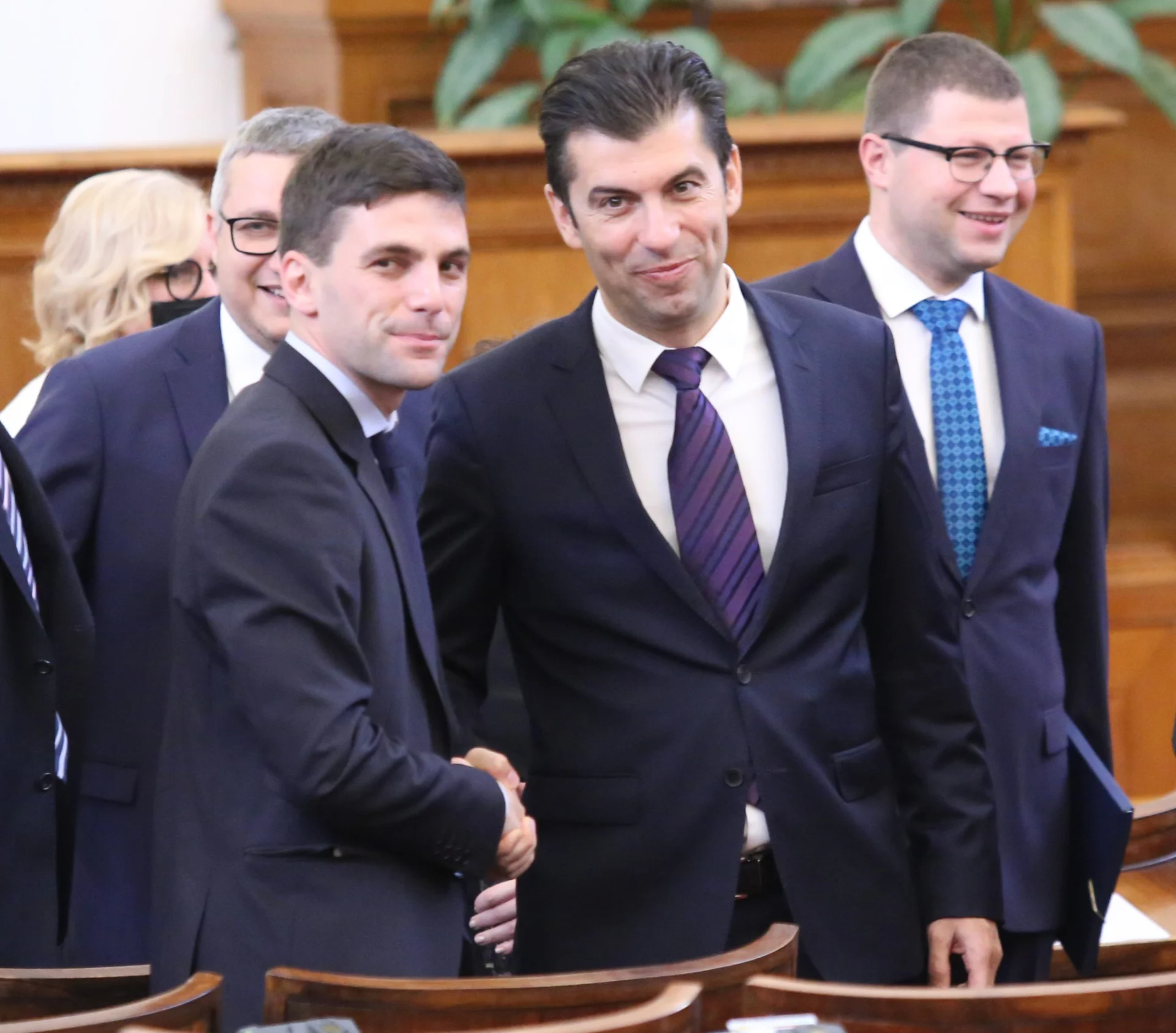 Парламент Никола Минчев Кирил Петков