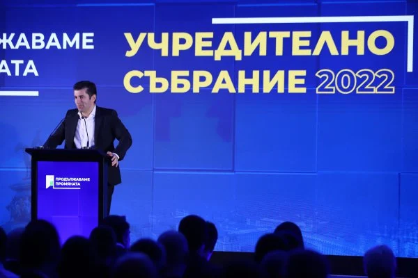 Кирил Петков