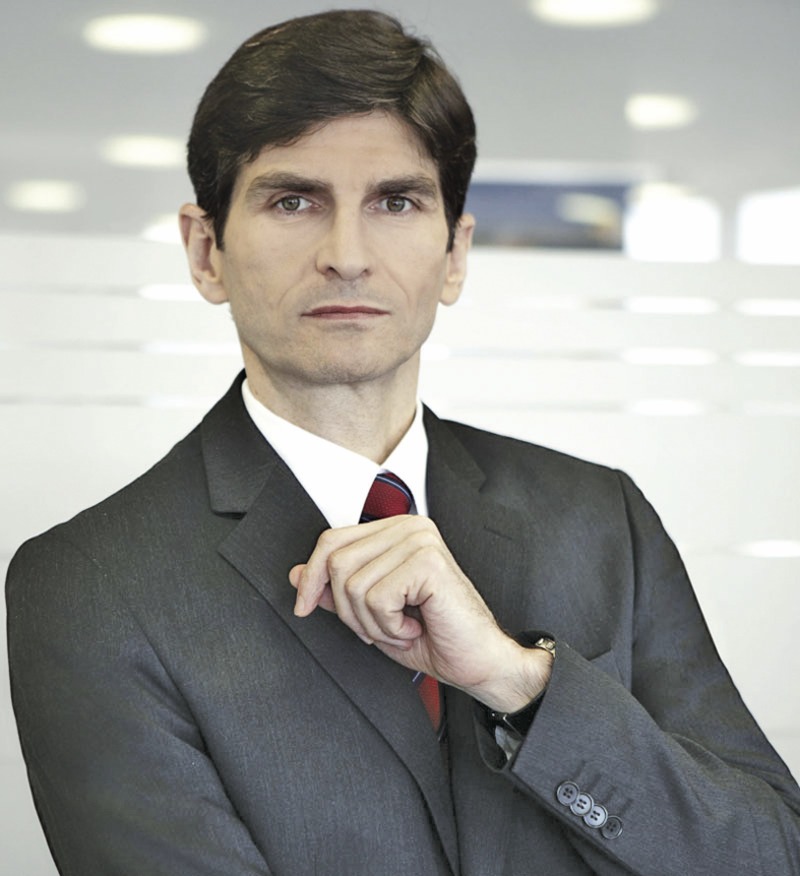 Оливър Рьогл