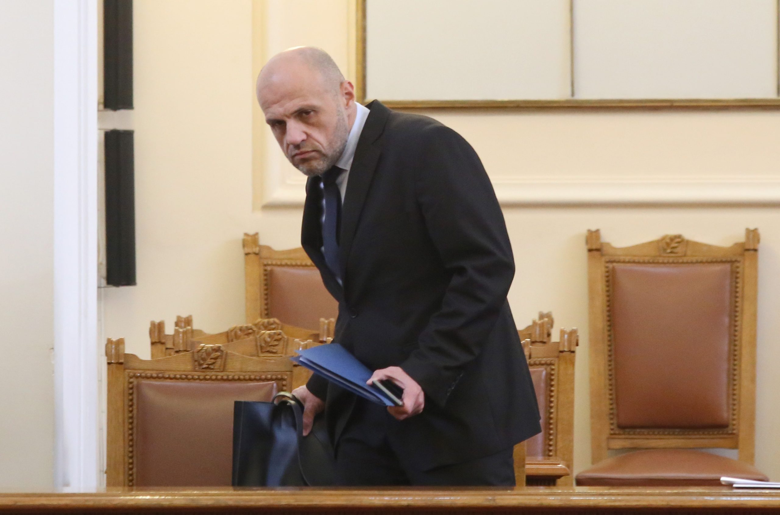 Парламент Томислав Дончев