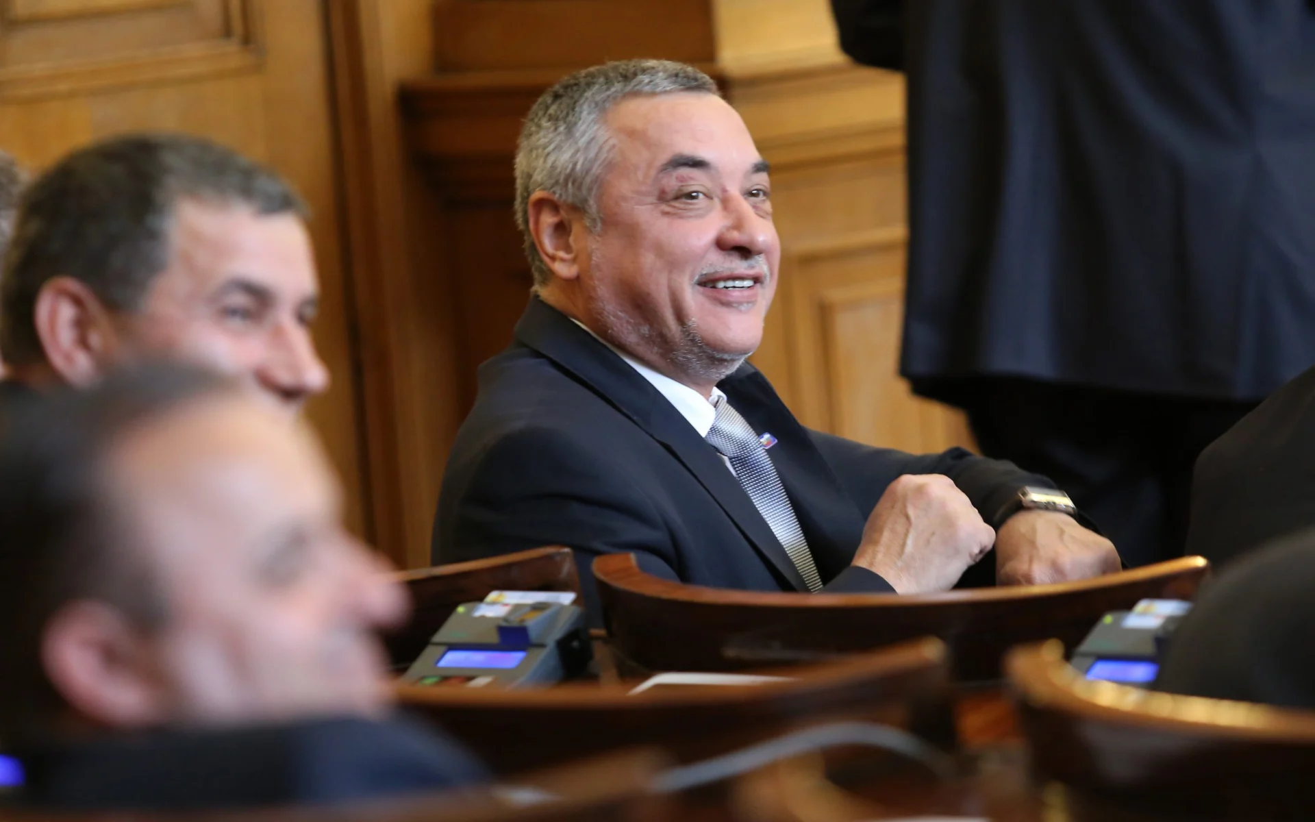 Парламент Валери Симеонов