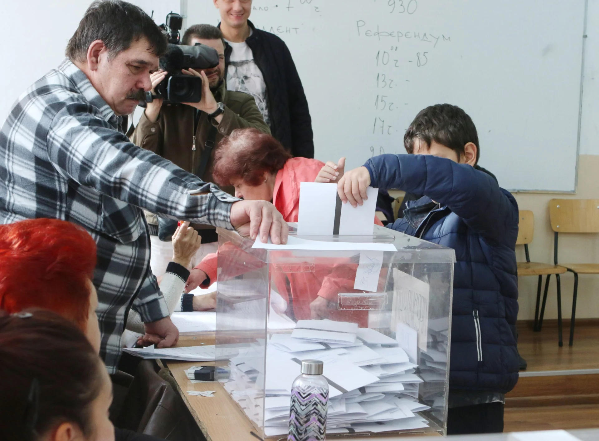 Избори 2016 гласуване