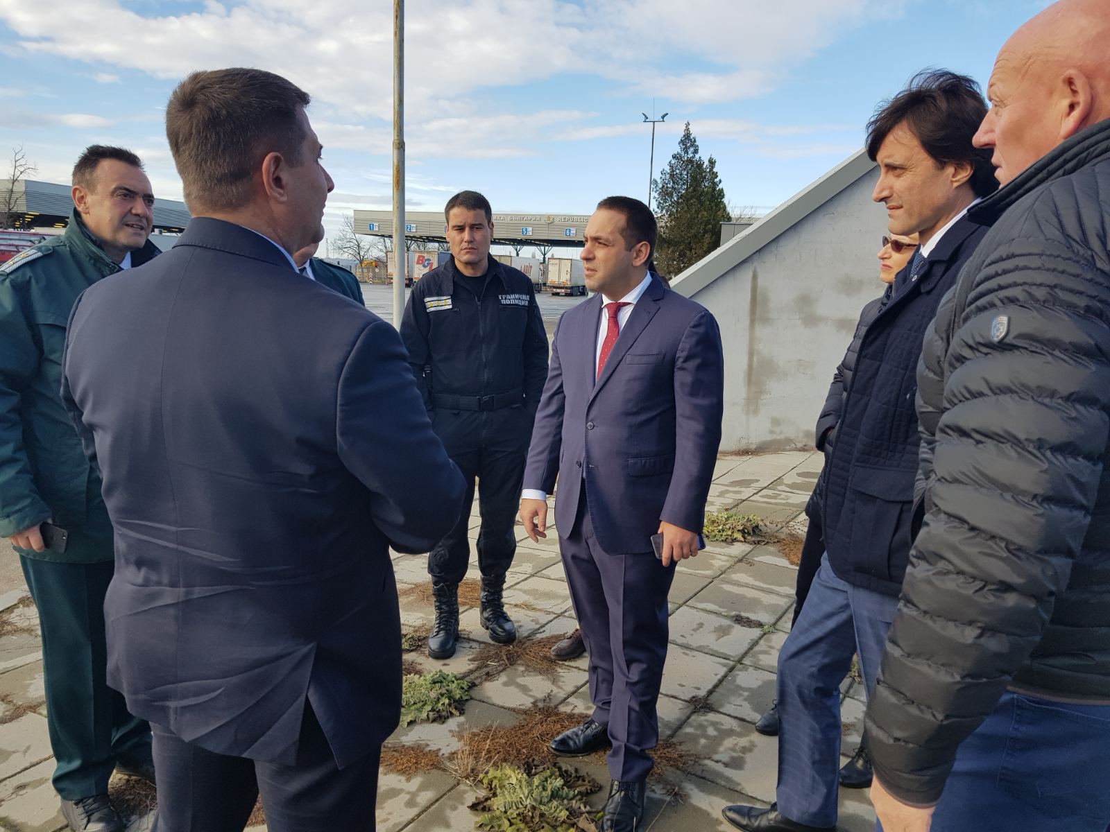 емил караниколов