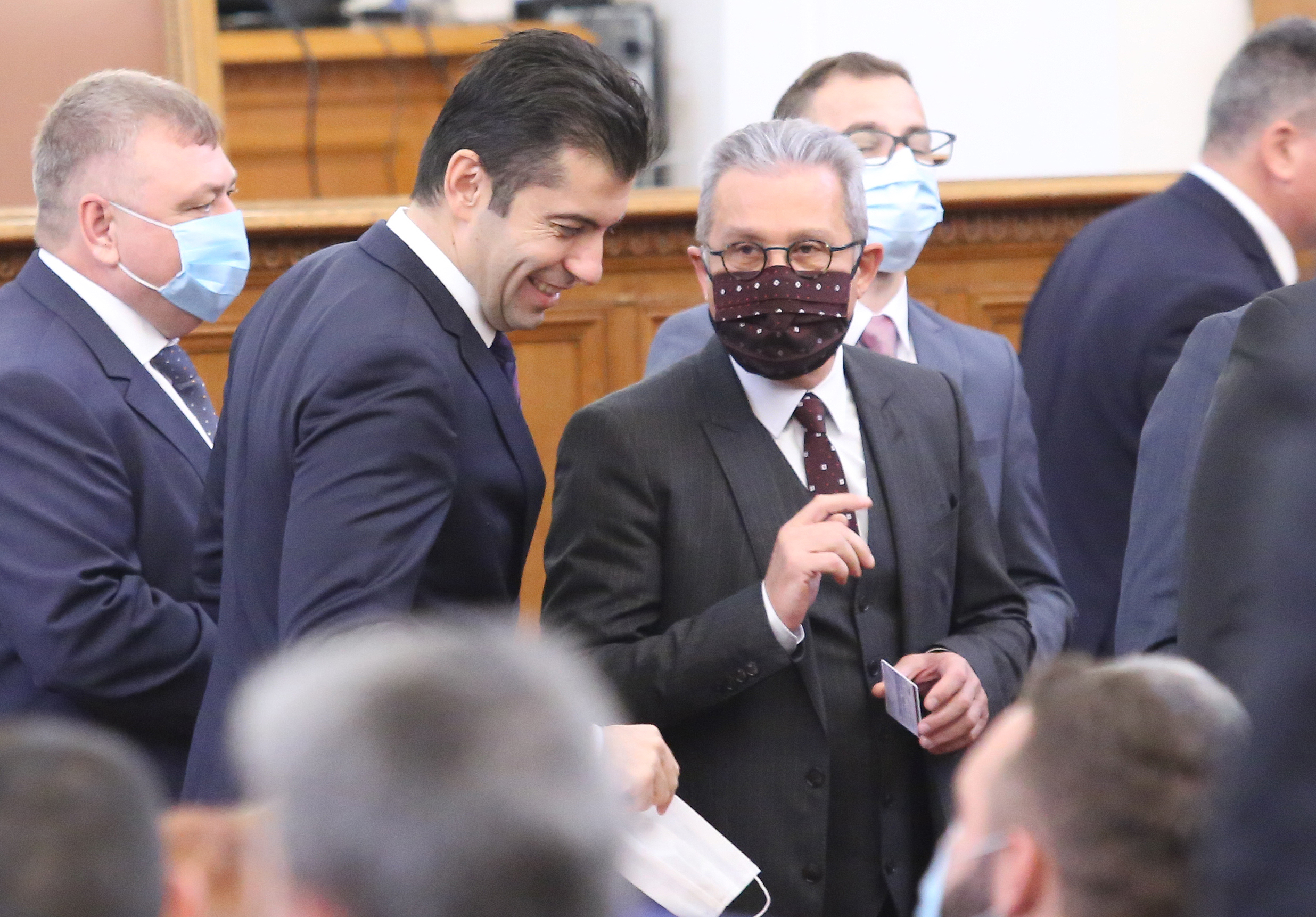Парламент Кирил Петков