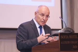 Конференция на в."Банкеръ" - Кредитирането като двигател за ръст в икономиката Димитър Радев