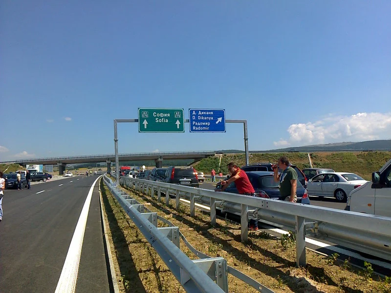 Пускането на новата отсечка от "Струма" улесни шофьорите.