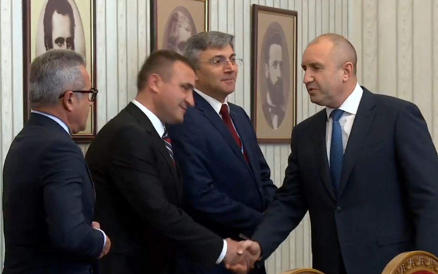 Президентство консултации ДПС Мустафа Карадайъ Румен Радев