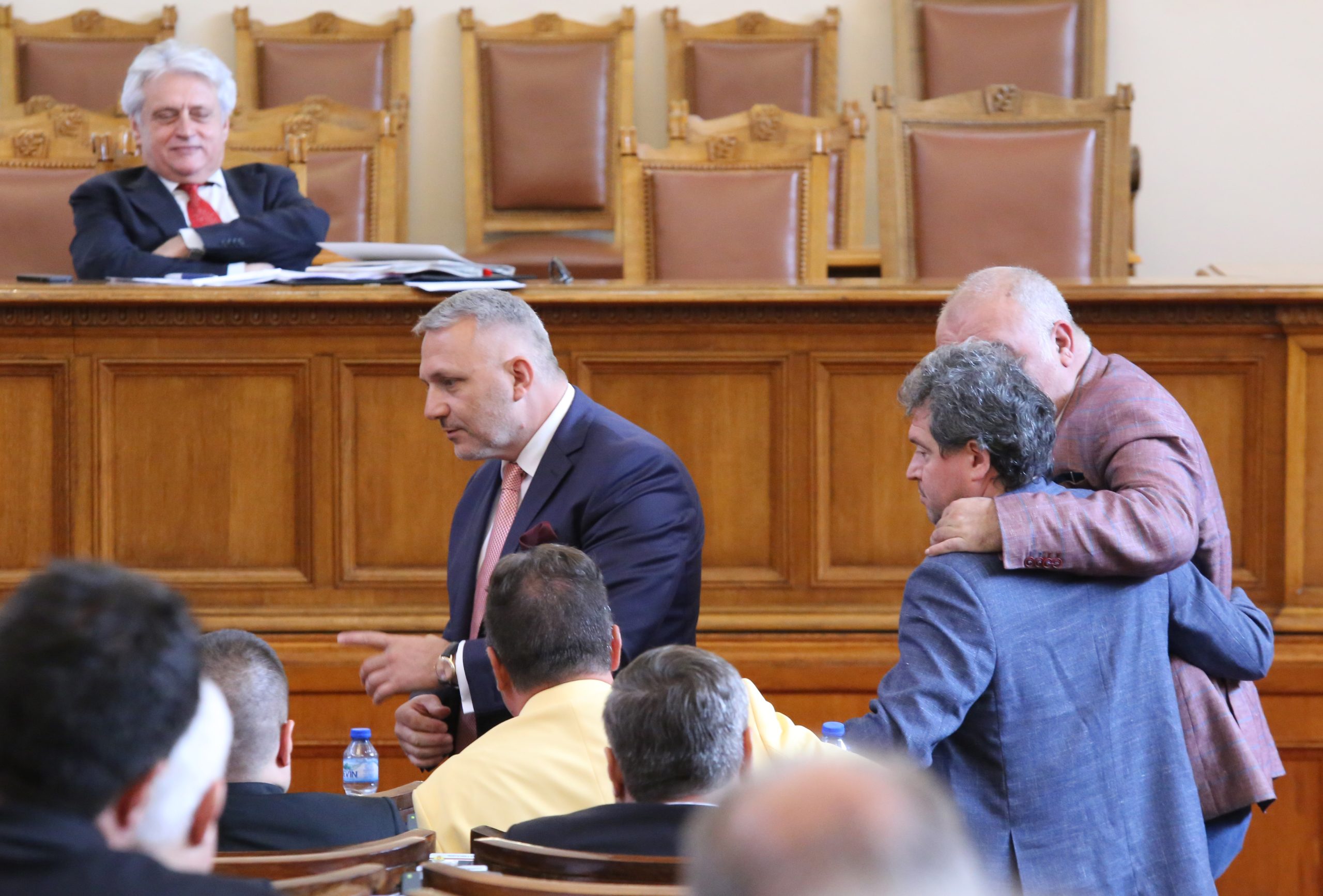 Парламент Николай Хаджигенов