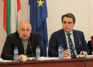 Парламент комисия по бюджет и финанси Любомир Каримански Асен Василев