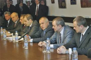През януари 2010 г. премиерът Борисов събра на една маса прокуратура
