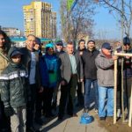 Служители на Алианц България засадиха 125 широколистни дървета в София под мотото "Да се погрижим за нашето утре!". Фиданките ясен и клен бяха засадени на обновените бул. Акад. "Иван Ев. Гешов" в столичния квартал Лагера и на ул. "Ген. Никола Жеков" в кв. Надежда.