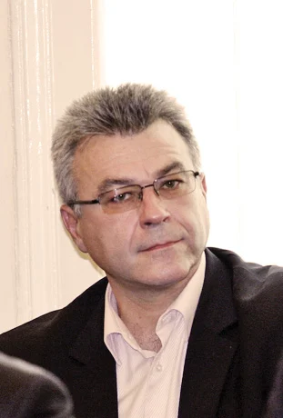 Бисер Манолов