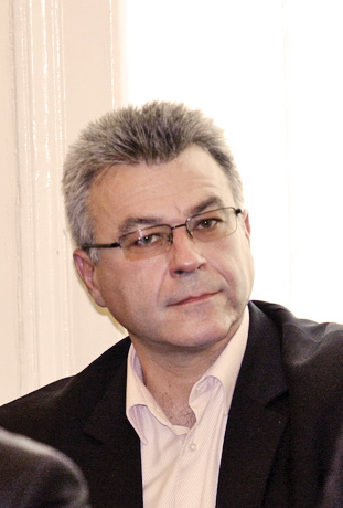 Бисер Манолов