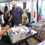 13.09. По програма „Благотворителност“ на Европейския съюз 308 000 социално слаби българи ще получат безплатно храни. Това обяви министърът на земеделието и храните д-р Мирослав Найденов