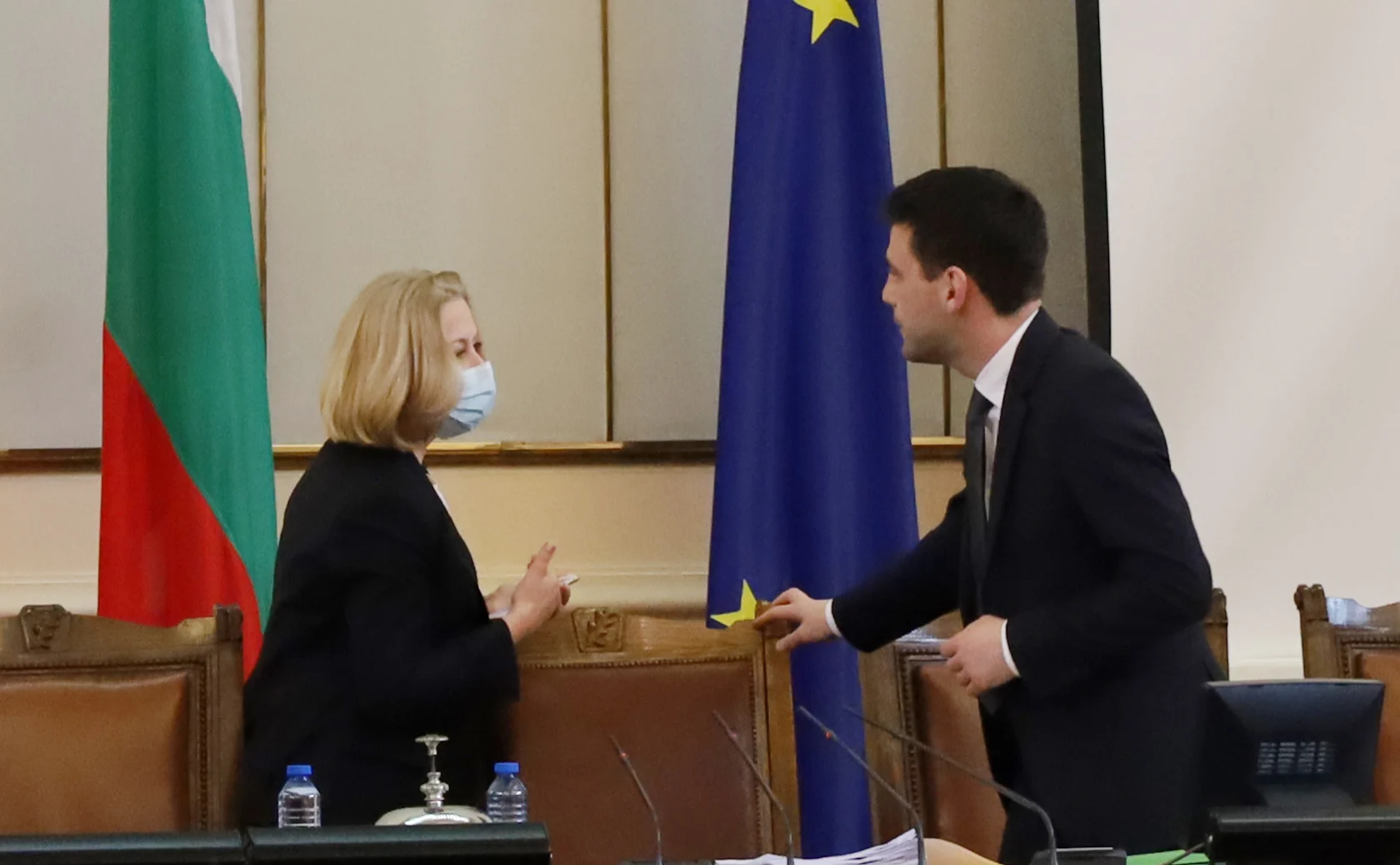 Парламент промени в закона за съдебната власт Надежда Йорданова Никола Минчев