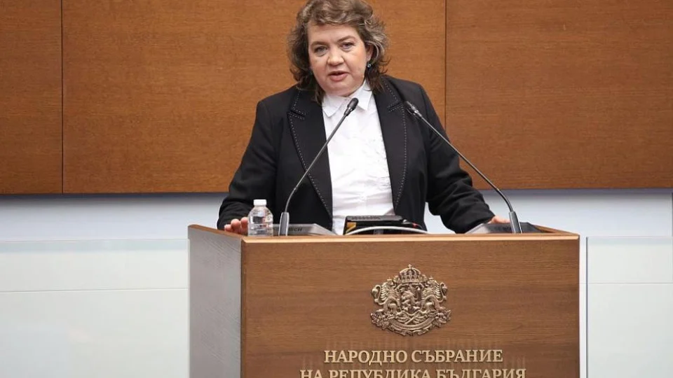 Киселова обеща, че ще направи всичко възможно бюджетът да бъде приет до 31 декември