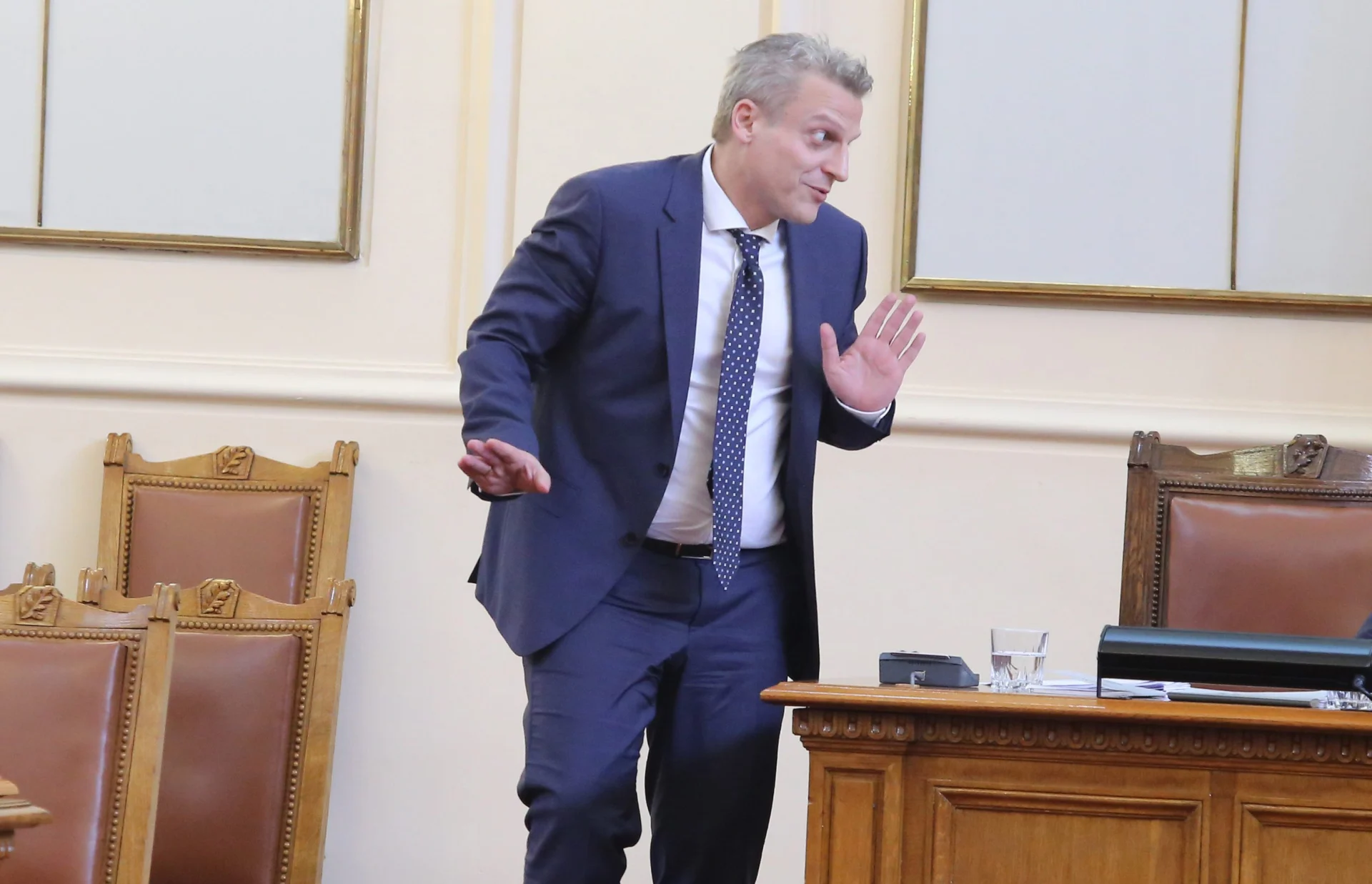 Парламент - вот на недоверие - Петър Москов