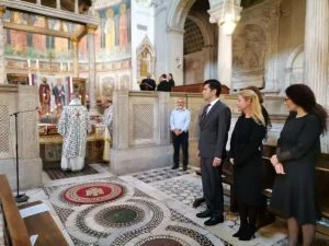 Кирил Петков и българската делегация в базиликата “Сан Клементе“ в Рим