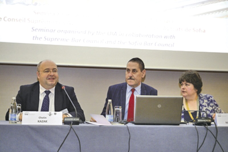 Председателят на парламентарната правна комисия Четин Казак