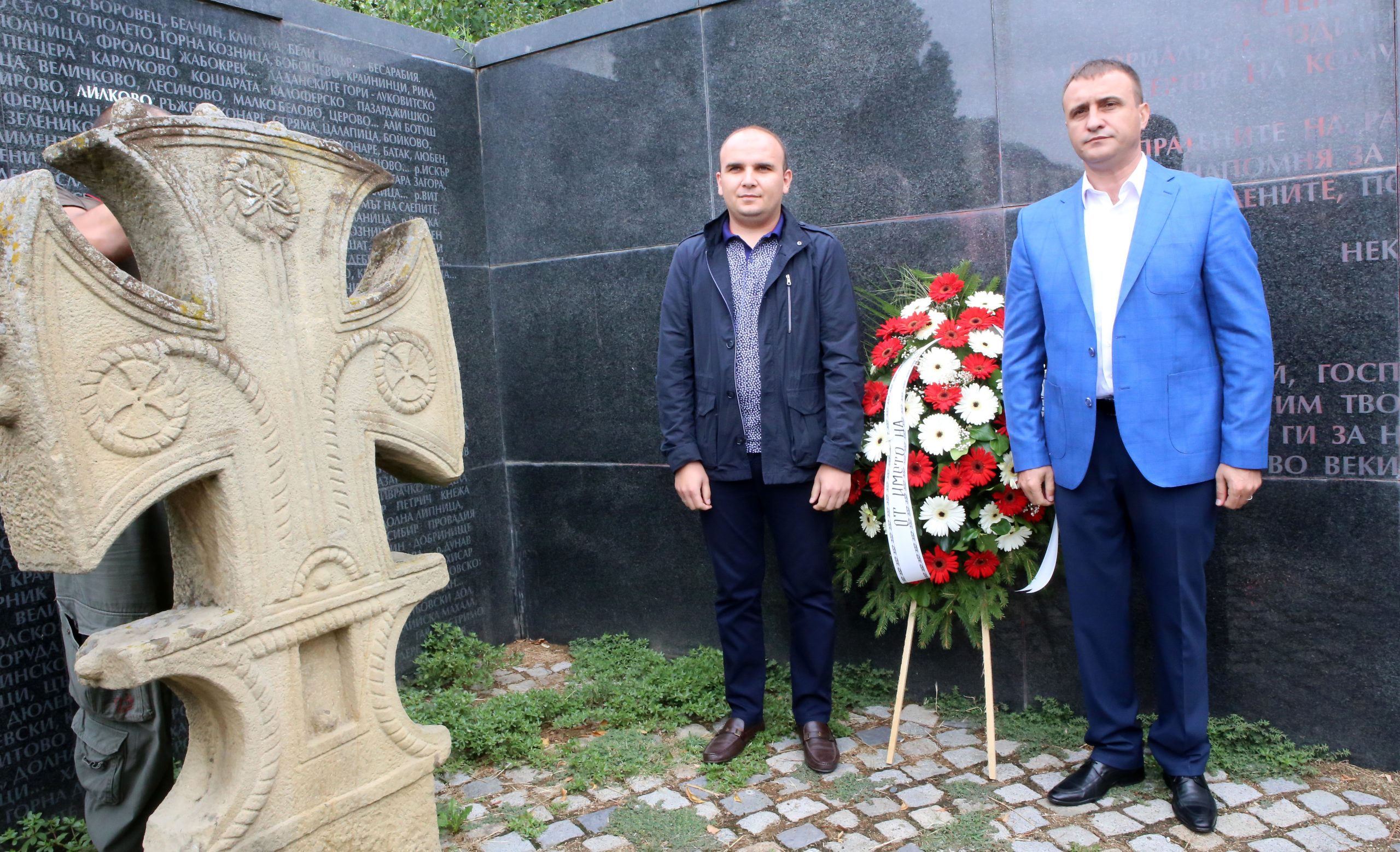 пред Мемориала на жертвите на комунизма край НДК бе отбелязан Европейският ден в памет на жертвите на тоталитарните режими. Ахмед Ахмедов