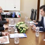 Министър-председателят Кирил Петков проведе среща с европейския комисар по съседство и разширяване Оливер Вархеи