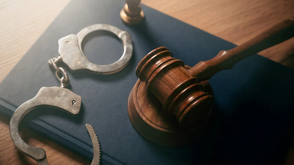 Арестуваха директор на училище в Пловдив заради обществена поръчка