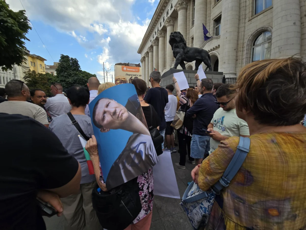 98bf496d 14cc 43db b1e2 3c5b00ce00ef