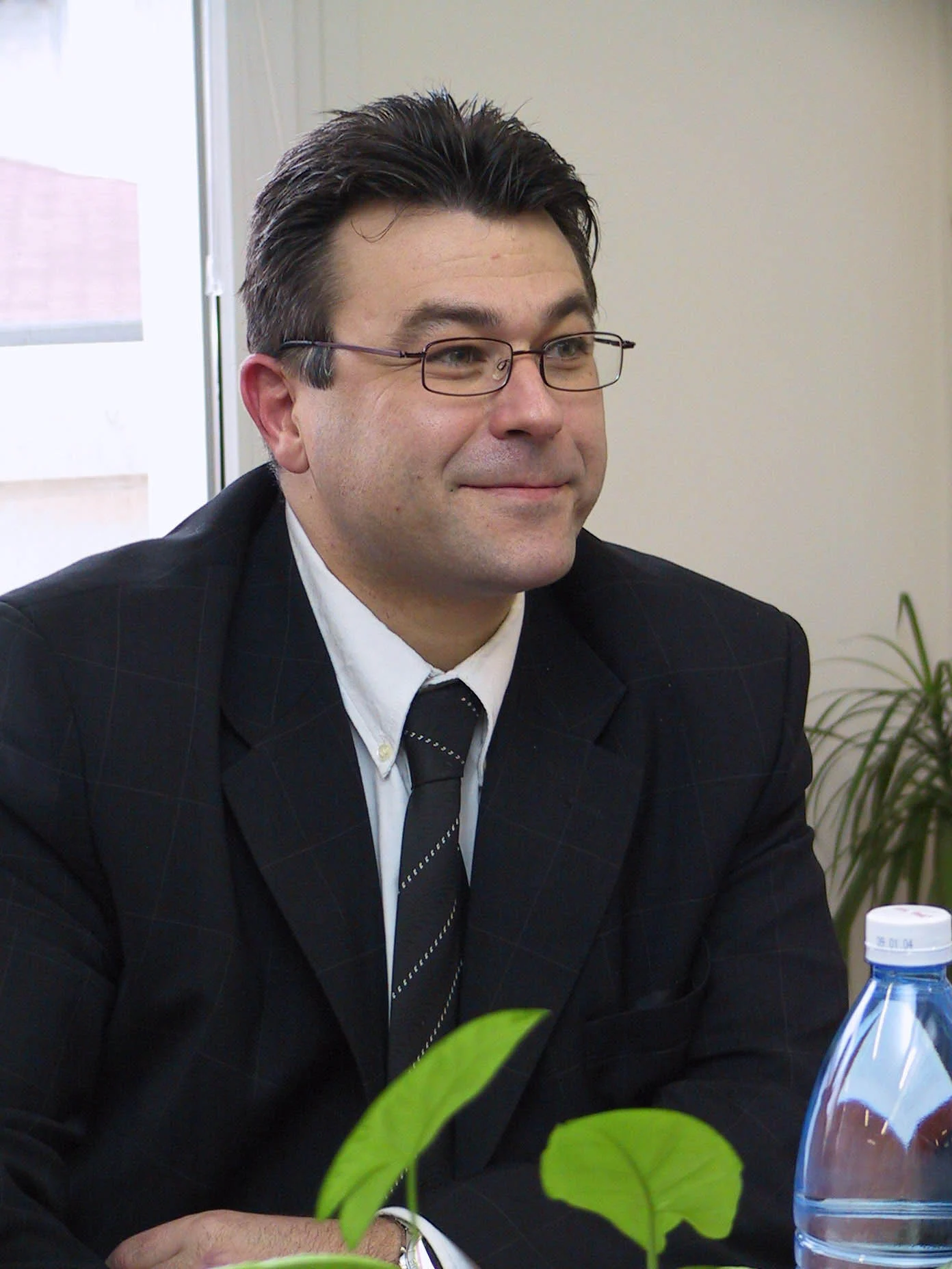 Бисер Манолов
