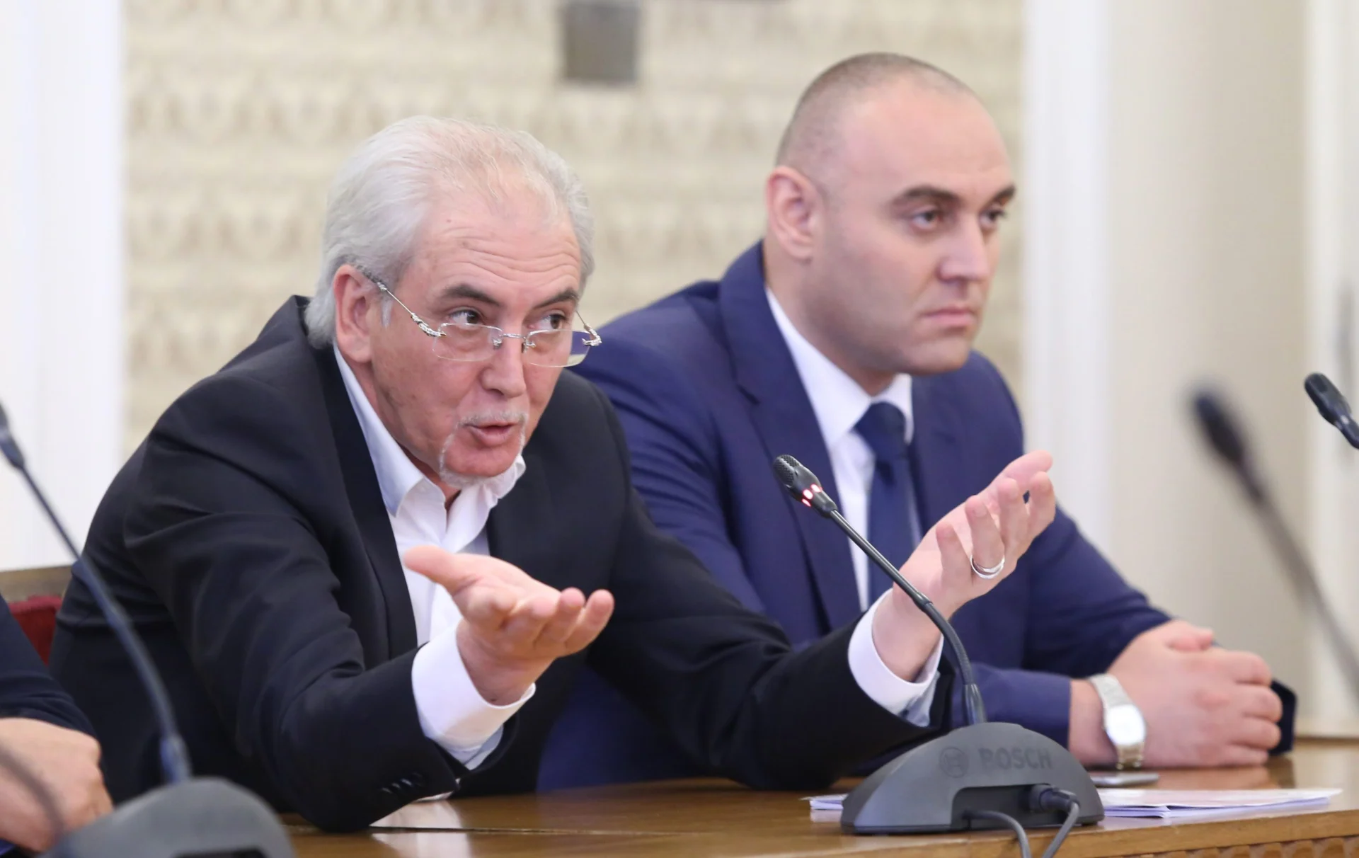 Парламент ДОСТ - Лютви Местан