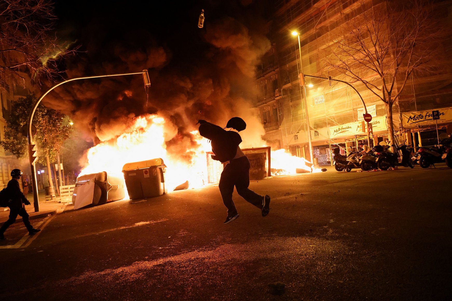 протести испания барселона каталуния пабло хасел