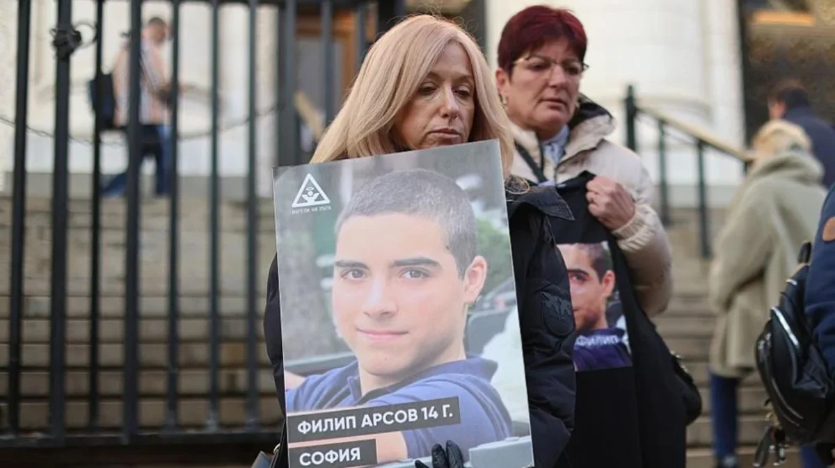 Делото за смъртта на 14-годишния Филип, блъснат на "Гурко", тръгва отначало с нов съдебен състав