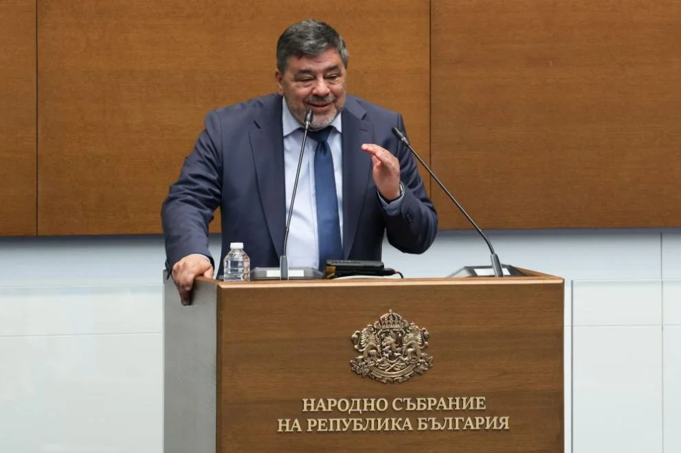 Нека се види, че се отваряме към обществото, призова Величков от ПП по повод предлаганите от тях промени за избор на ВСС