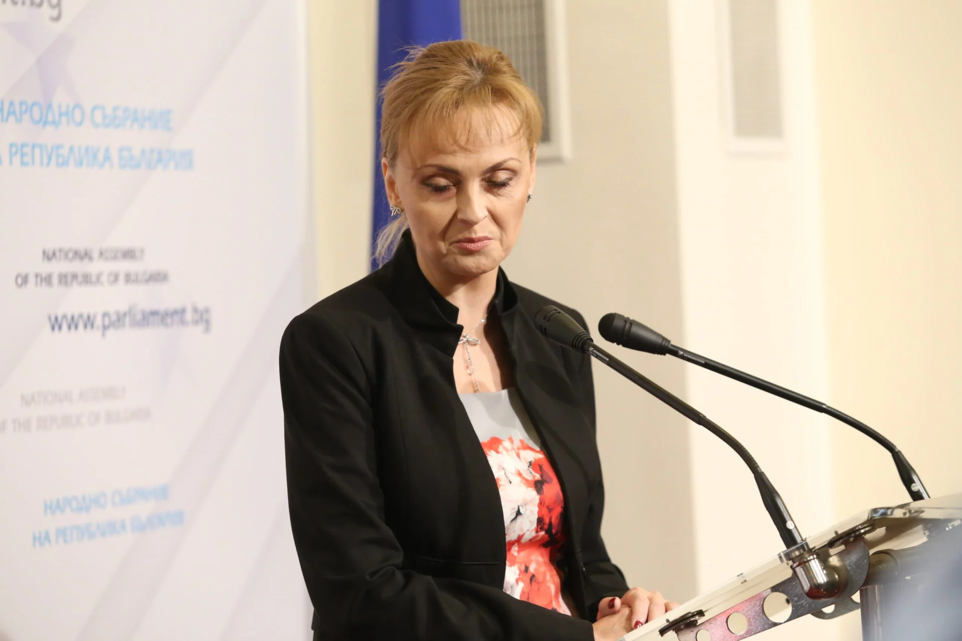Парламент Полина Карастоянова