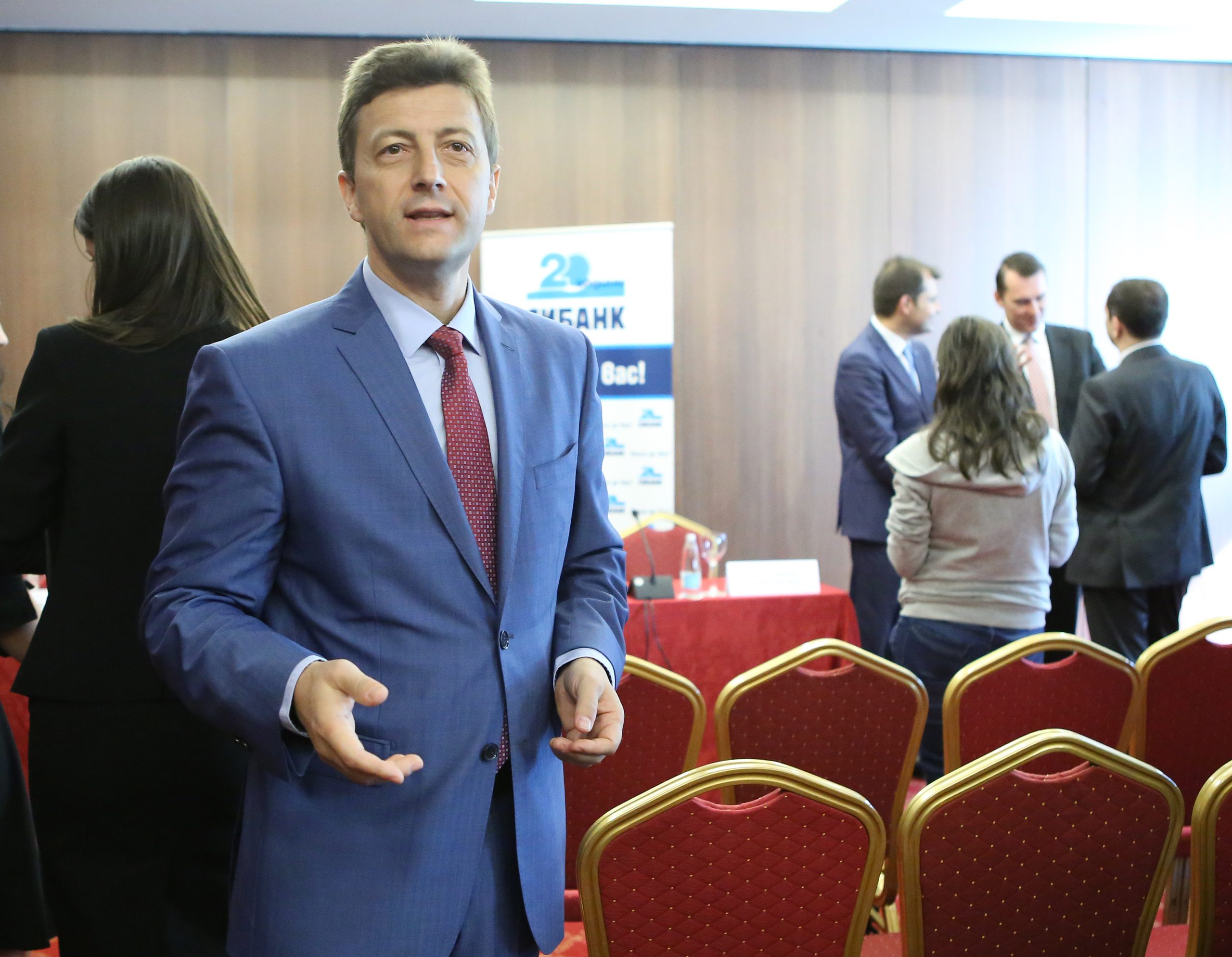 СИБАНК и Банката за развитие на Съвета на Европа (БРСЕ)  подписаха рамково споразумение за финансиране на малки и средни предприятия в размер на 35 млн. евро.   Петър Андронов