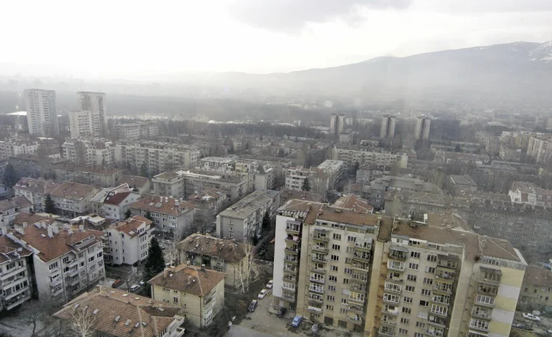 Само преди два месеца управниците ни с гордост се похвалиха