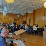 Със скандал премина съдебното заседание по делото срещу изборните резултати за общински съветници в Бургас. Административният съд не прие експертизата изготвена от 11 вещи лица.