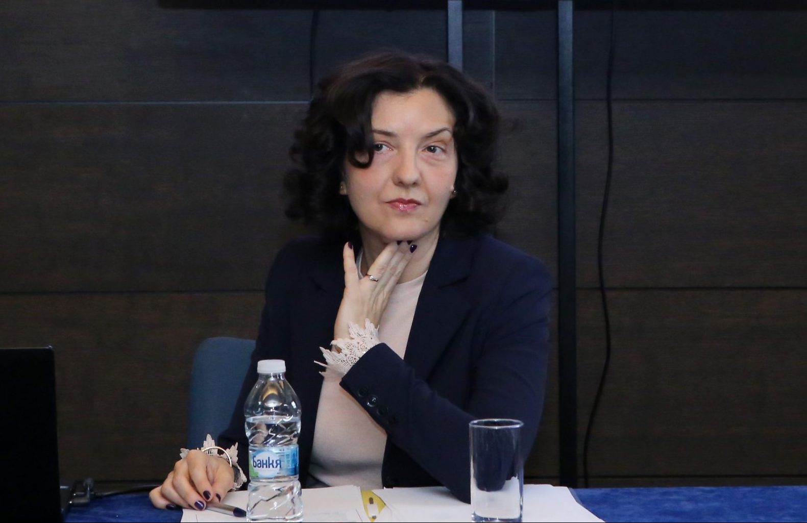 Кофас - представяне на данни за промяната на страновите рейтинги и причините за това - Милена Виденова