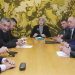 Парламент - представители на всички парламентарно представени партии и на изпълнителната власт в лицето на вицепремиерът Меглена Кунева
