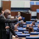 Парламент депутати