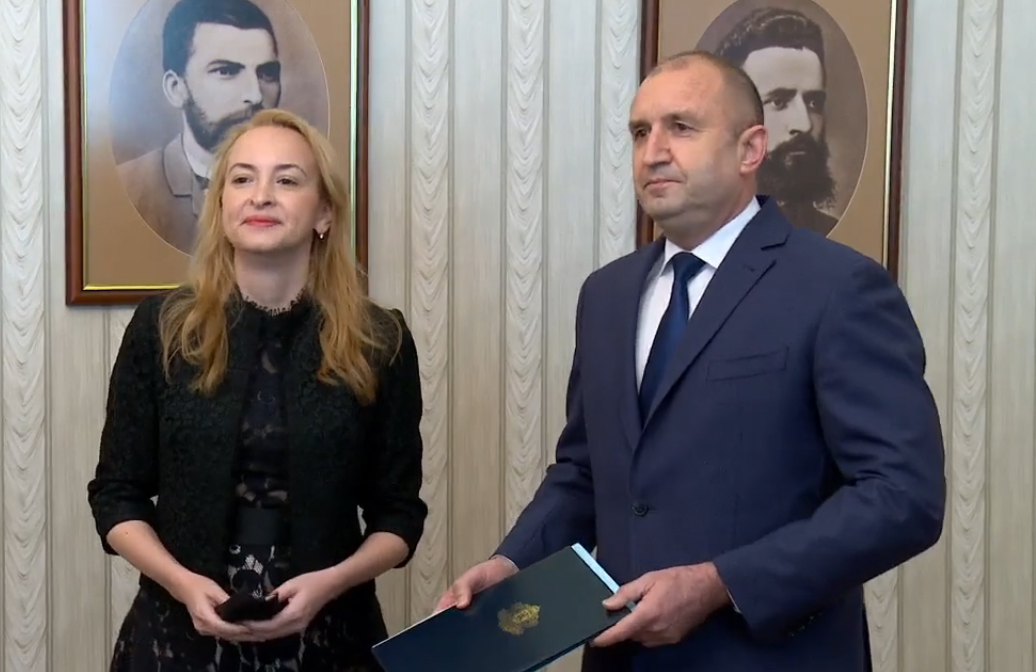 Президентство връчване на мандат за правителство итн Антоанета Стефанова Румен Радев