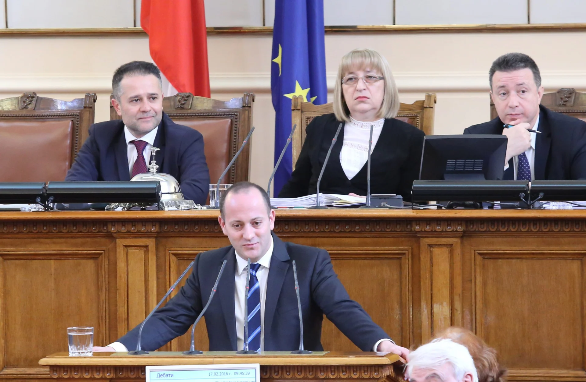 Парламент - вот на недоверие за здравеопазването Радан Кънев