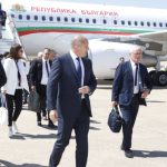 Президентът Румен Радев и българската делегация при пристигането на летището в Мадрид за срещата на НАТО