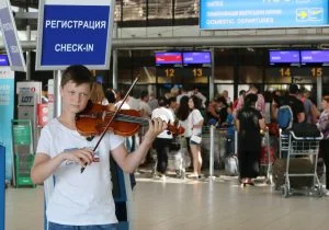 На Терминал 2 с музикален флашмоб Летище София представи официално социалните си канали във Facebook