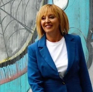Мая Манолова, "Изправи се.БГ"