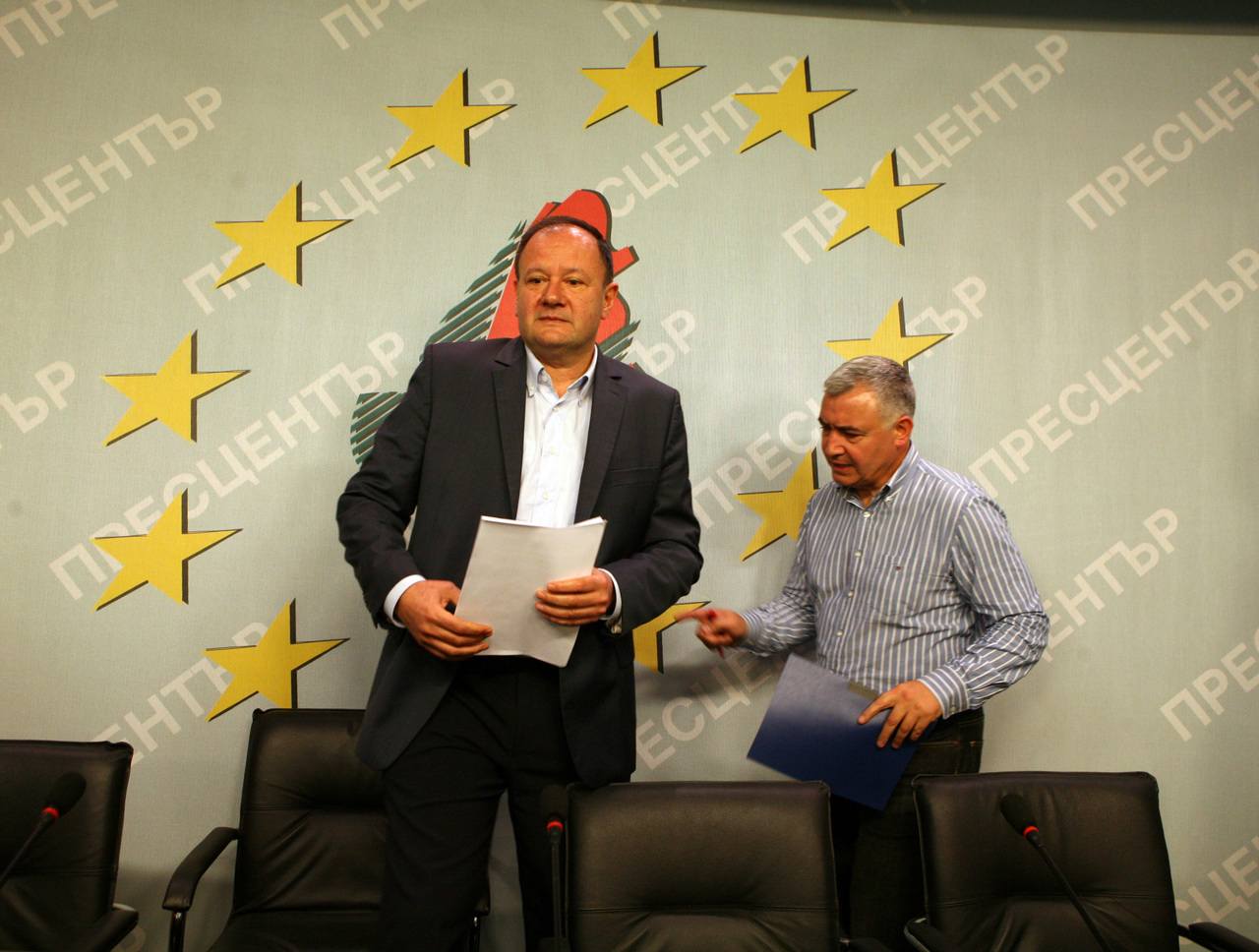 Михаил Миков