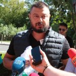 Протест пърформанс Николай Бареков пред Да България