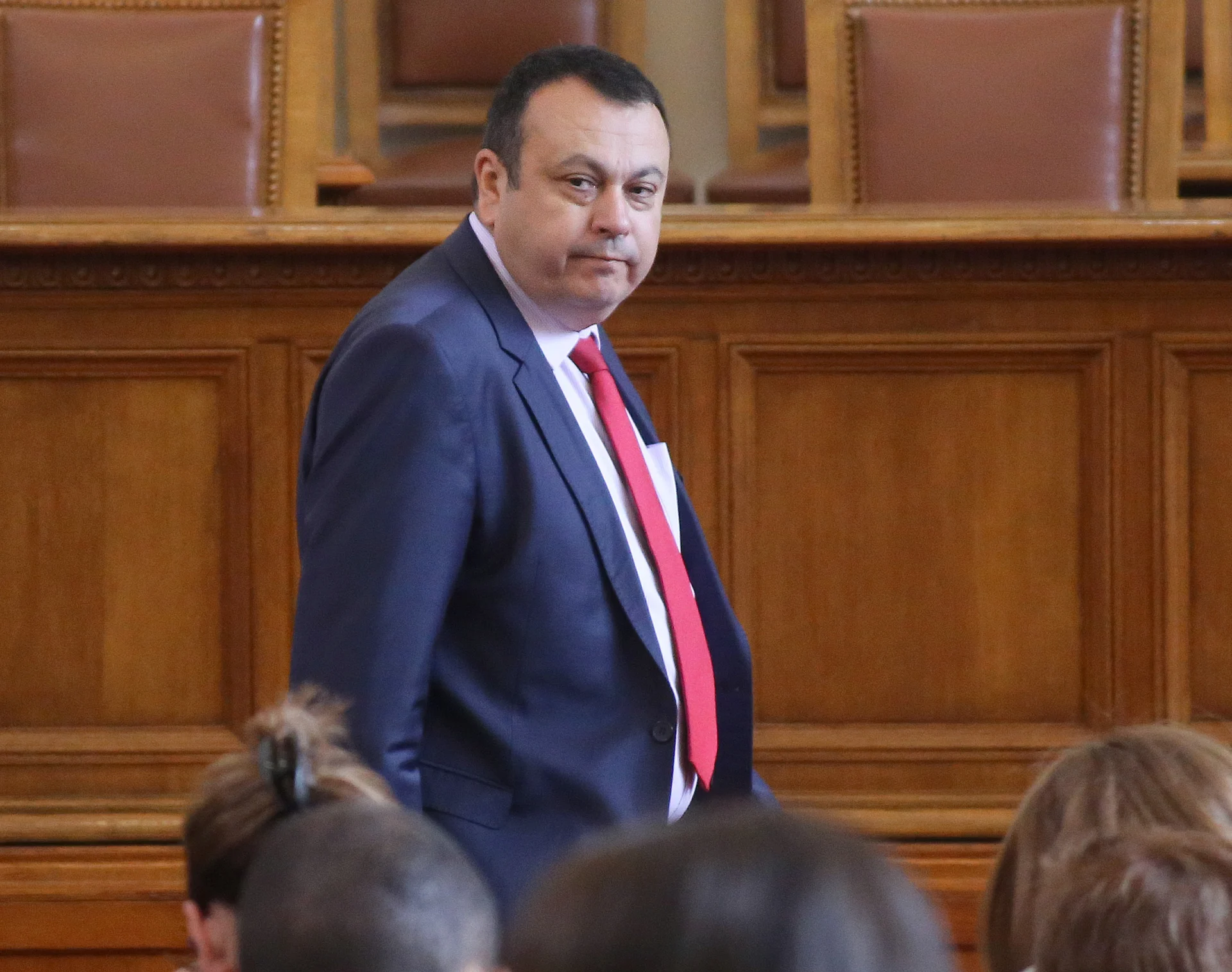 Парламент Хамид Хамид
